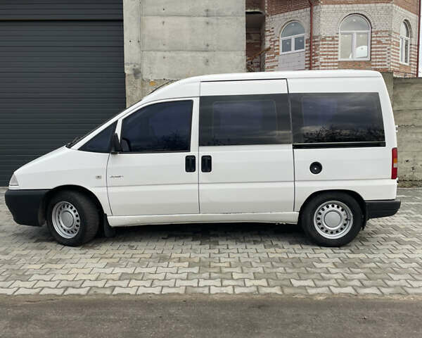 Белый Ситроен Jumpy, объемом двигателя 2 л и пробегом 226 тыс. км за 3900 $, фото 3 на Automoto.ua