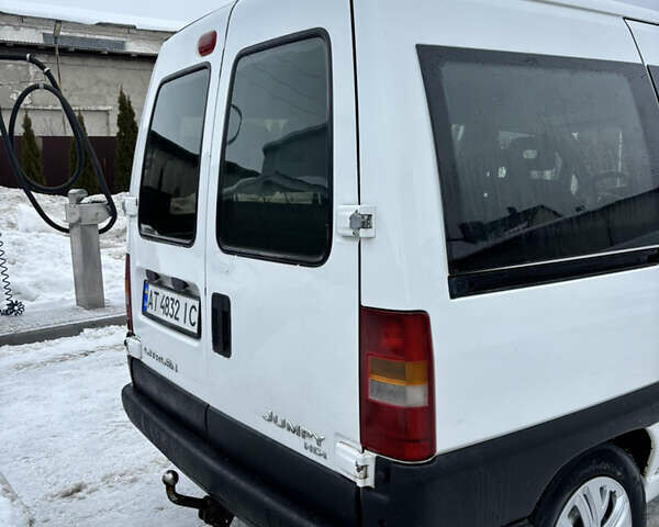 Белый Ситроен Jumpy, объемом двигателя 2 л и пробегом 230 тыс. км за 4800 $, фото 3 на Automoto.ua