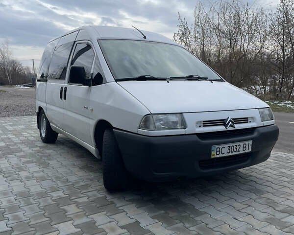 Белый Ситроен Jumpy, объемом двигателя 2 л и пробегом 226 тыс. км за 3900 $, фото 2 на Automoto.ua