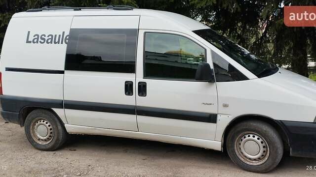 Белый Ситроен Jumpy, объемом двигателя 1.9 л и пробегом 307 тыс. км за 3800 $, фото 4 на Automoto.ua