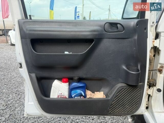 Белый Ситроен Jumpy, объемом двигателя 2 л и пробегом 338 тыс. км за 4400 $, фото 9 на Automoto.ua