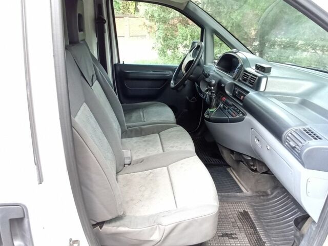 Белый Ситроен Jumpy, объемом двигателя 2 л и пробегом 300 тыс. км за 3500 $, фото 11 на Automoto.ua