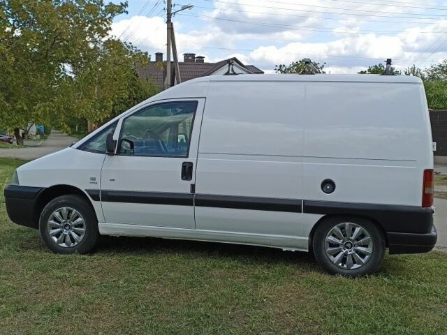 Белый Ситроен Jumpy, объемом двигателя 2 л и пробегом 300 тыс. км за 3500 $, фото 4 на Automoto.ua