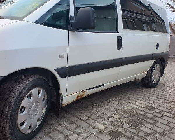 Білий Сітроен Jumpy, об'ємом двигуна 2 л та пробігом 362 тис. км за 4800 $, фото 1 на Automoto.ua