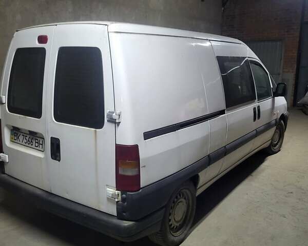 Белый Ситроен Jumpy, объемом двигателя 2 л и пробегом 250 тыс. км за 4000 $, фото 2 на Automoto.ua