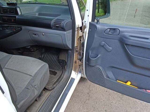 Белый Ситроен Jumpy, объемом двигателя 2 л и пробегом 300 тыс. км за 3500 $, фото 9 на Automoto.ua