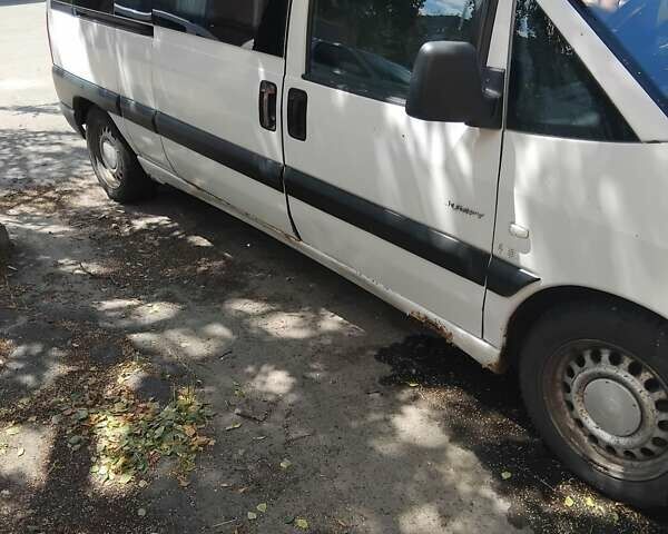 Белый Ситроен Jumpy, объемом двигателя 2 л и пробегом 380 тыс. км за 3800 $, фото 4 на Automoto.ua