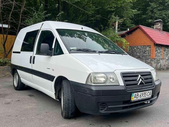 Белый Ситроен Jumpy, объемом двигателя 2 л и пробегом 265 тыс. км за 3700 $, фото 1 на Automoto.ua
