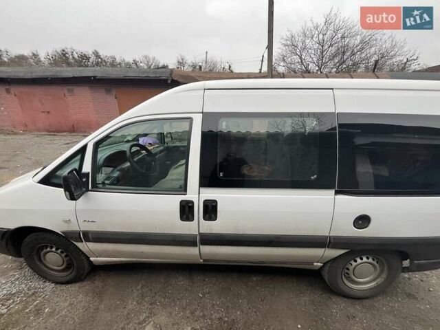 Белый Ситроен Jumpy, объемом двигателя 1.9 л и пробегом 196 тыс. км за 4550 $, фото 3 на Automoto.ua