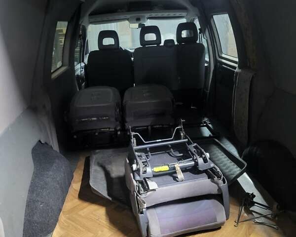 Белый Ситроен Jumpy, объемом двигателя 2 л и пробегом 250 тыс. км за 4000 $, фото 4 на Automoto.ua