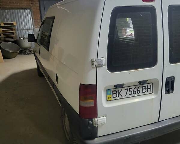 Белый Ситроен Jumpy, объемом двигателя 2 л и пробегом 250 тыс. км за 4000 $, фото 1 на Automoto.ua