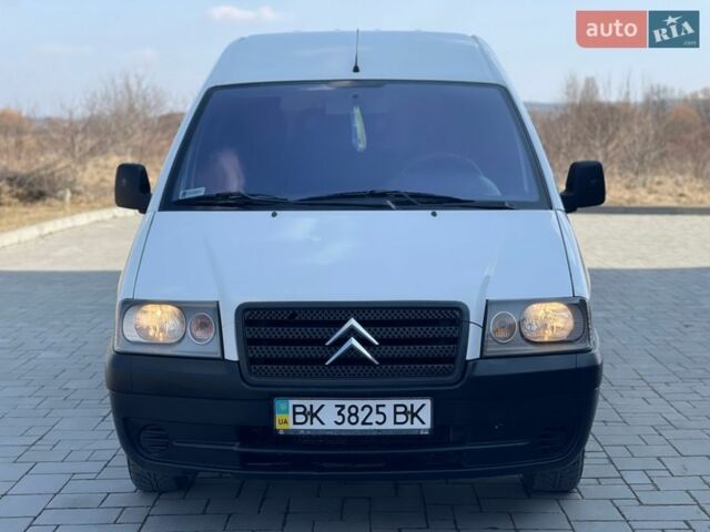 Белый Ситроен Jumpy, объемом двигателя 2 л и пробегом 300 тыс. км за 4650 $, фото 3 на Automoto.ua