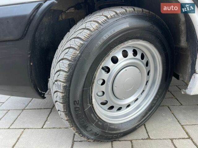 Белый Ситроен Jumpy, объемом двигателя 2 л и пробегом 300 тыс. км за 4650 $, фото 42 на Automoto.ua