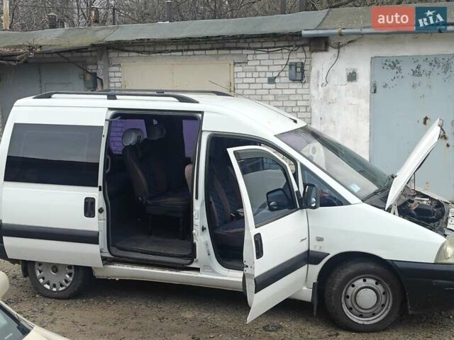 Белый Ситроен Jumpy, объемом двигателя 2 л и пробегом 362 тыс. км за 4600 $, фото 2 на Automoto.ua