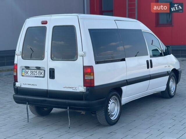 Белый Ситроен Jumpy, объемом двигателя 2 л и пробегом 300 тыс. км за 4650 $, фото 5 на Automoto.ua