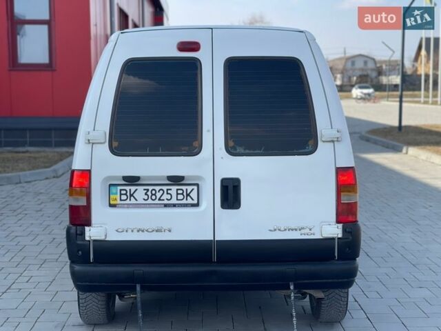 Белый Ситроен Jumpy, объемом двигателя 2 л и пробегом 300 тыс. км за 4650 $, фото 6 на Automoto.ua