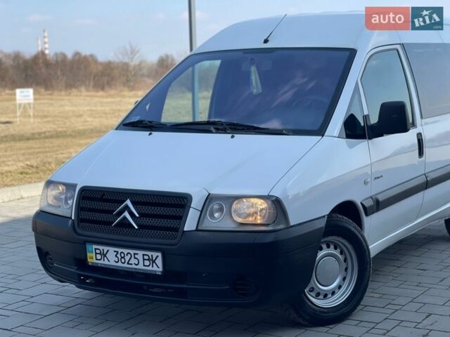 Белый Ситроен Jumpy, объемом двигателя 2 л и пробегом 300 тыс. км за 4650 $, фото 1 на Automoto.ua