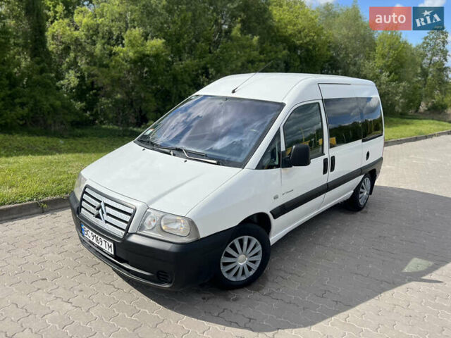 Белый Ситроен Jumpy, объемом двигателя 2 л и пробегом 382 тыс. км за 4290 $, фото 2 на Automoto.ua