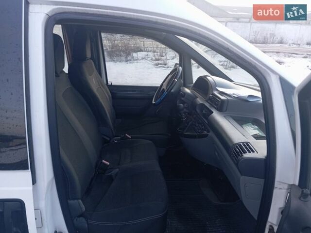 Белый Ситроен Jumpy, объемом двигателя 2 л и пробегом 452 тыс. км за 4000 $, фото 4 на Automoto.ua