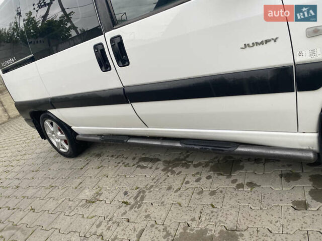 Белый Ситроен Jumpy, объемом двигателя 2 л и пробегом 300 тыс. км за 4450 $, фото 3 на Automoto.ua