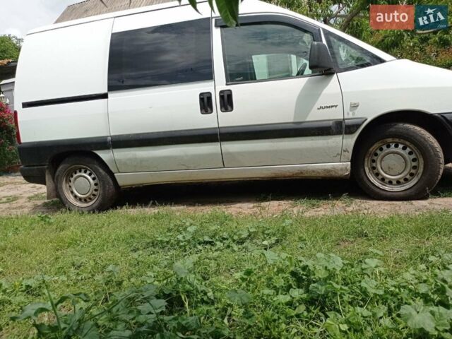 Белый Ситроен Jumpy, объемом двигателя 2 л и пробегом 306 тыс. км за 4600 $, фото 2 на Automoto.ua
