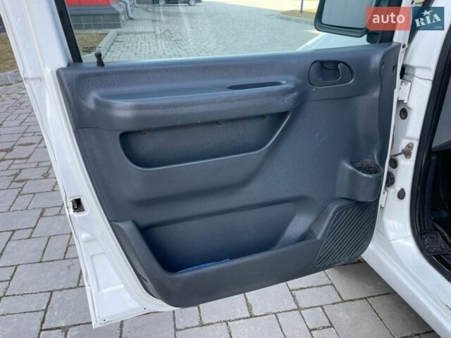 Белый Ситроен Jumpy, объемом двигателя 2 л и пробегом 300 тыс. км за 4650 $, фото 24 на Automoto.ua
