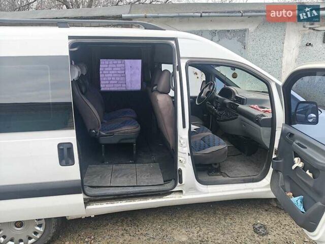 Белый Ситроен Jumpy, объемом двигателя 2 л и пробегом 362 тыс. км за 4600 $, фото 5 на Automoto.ua