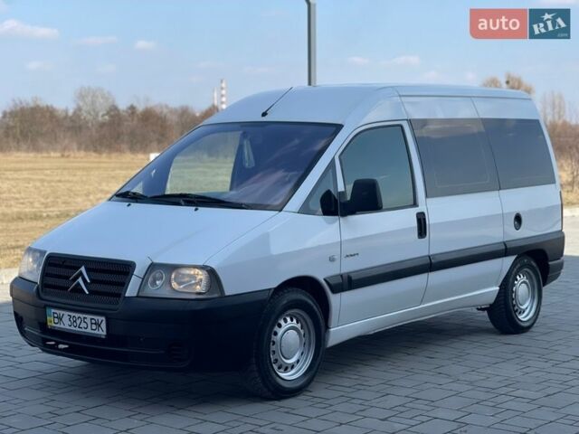 Белый Ситроен Jumpy, объемом двигателя 2 л и пробегом 300 тыс. км за 4650 $, фото 2 на Automoto.ua