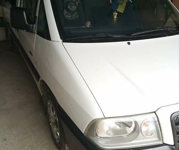 Белый Ситроен Jumpy, объемом двигателя 2 л и пробегом 225 тыс. км за 4600 $, фото 2 на Automoto.ua