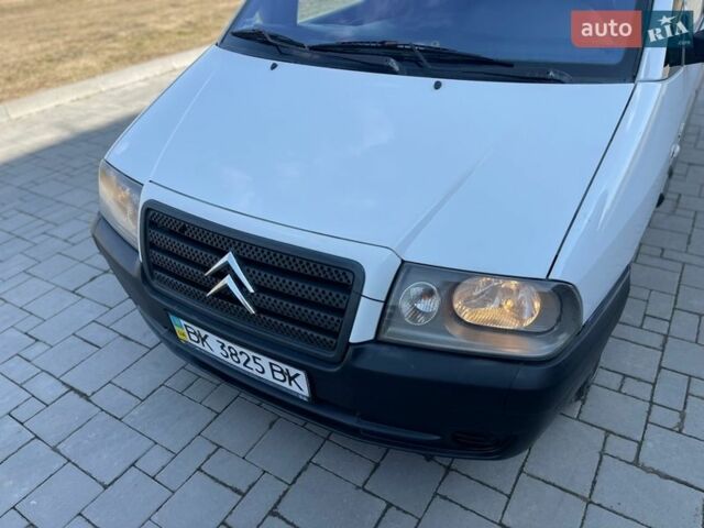 Белый Ситроен Jumpy, объемом двигателя 2 л и пробегом 300 тыс. км за 4650 $, фото 8 на Automoto.ua