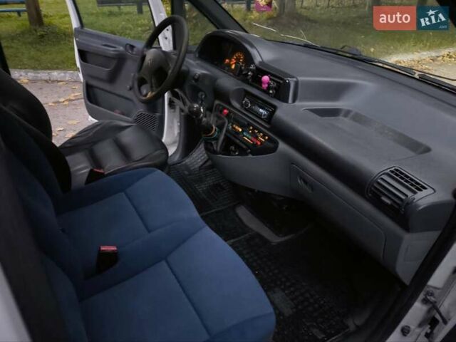 Сітроен Jumpy 2006 у Надворной на Automoto.ua Білий Сітроен Jumpy, об'ємом двигуна 2 л та пробігом 282 тис. км за 4195 $, фото 9 на Automoto.ua
