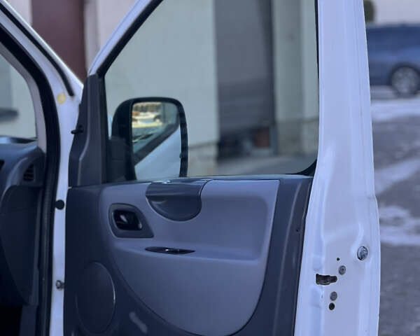 Белый Ситроен Jumpy, объемом двигателя 2 л и пробегом 341 тыс. км за 5399 $, фото 22 на Automoto.ua