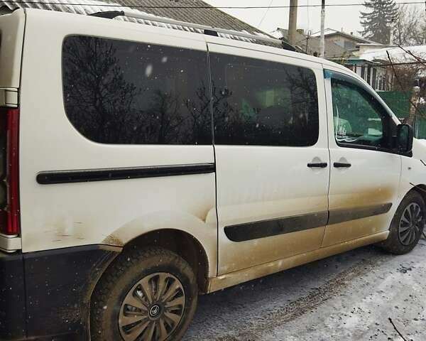 Белый Ситроен Jumpy, объемом двигателя 2 л и пробегом 277 тыс. км за 7300 $, фото 10 на Automoto.ua