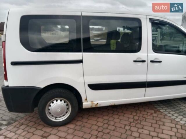 Белый Ситроен Jumpy, объемом двигателя 1.56 л и пробегом 294 тыс. км за 3633 $, фото 2 на Automoto.ua