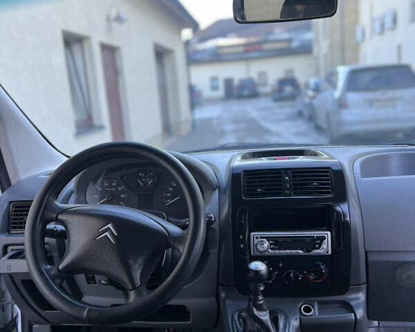 Белый Ситроен Jumpy, объемом двигателя 2 л и пробегом 341 тыс. км за 5399 $, фото 15 на Automoto.ua