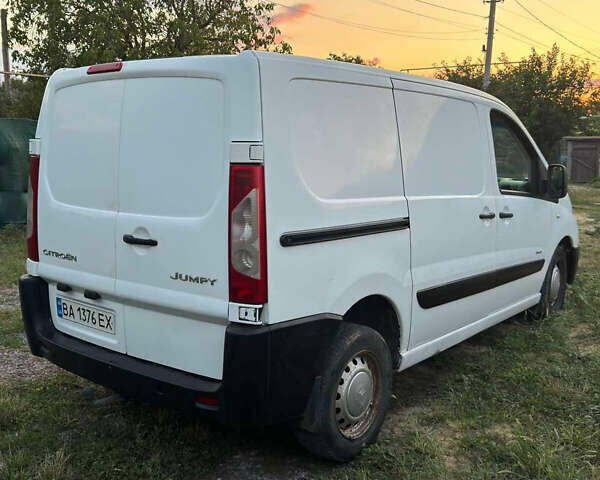 Белый Ситроен Jumpy, объемом двигателя 1.56 л и пробегом 399 тыс. км за 5200 $, фото 4 на Automoto.ua