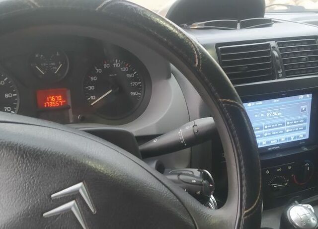 Белый Ситроен Jumpy, объемом двигателя 1.6 л и пробегом 175 тыс. км за 5500 $, фото 3 на Automoto.ua