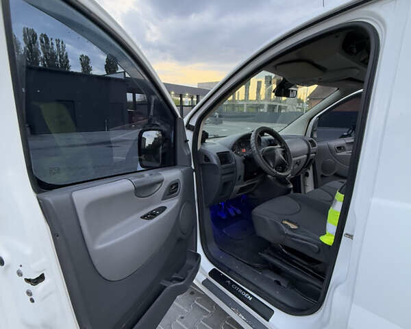 Белый Ситроен Jumpy, объемом двигателя 0 л и пробегом 314 тыс. км за 4700 $, фото 9 на Automoto.ua