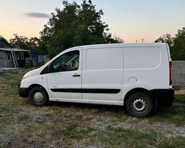 Белый Ситроен Jumpy, объемом двигателя 1.56 л и пробегом 399 тыс. км за 5200 $, фото 3 на Automoto.ua