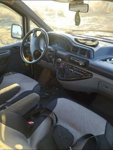 Белый Ситроен Jumpy, объемом двигателя 2 л и пробегом 380 тыс. км за 3800 $, фото 4 на Automoto.ua