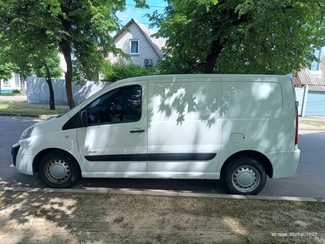 Белый Ситроен Jumpy, объемом двигателя 2 л и пробегом 230 тыс. км за 3800 $, фото 1 на Automoto.ua