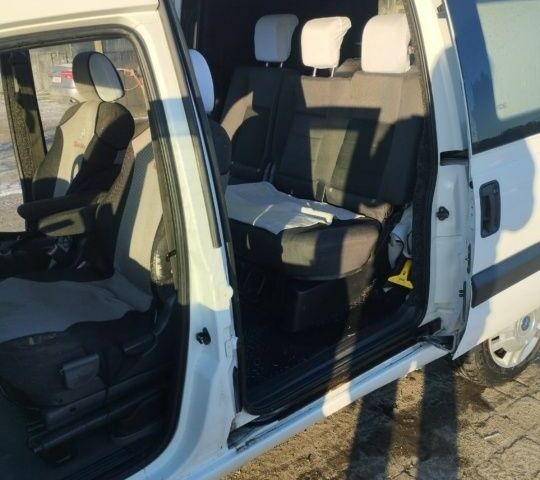 Белый Ситроен Jumpy, объемом двигателя 2 л и пробегом 380 тыс. км за 3800 $, фото 7 на Automoto.ua