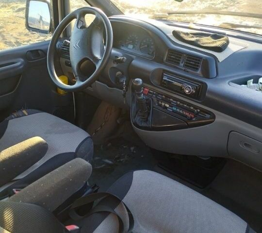 Белый Ситроен Jumpy, объемом двигателя 2 л и пробегом 380 тыс. км за 3800 $, фото 5 на Automoto.ua