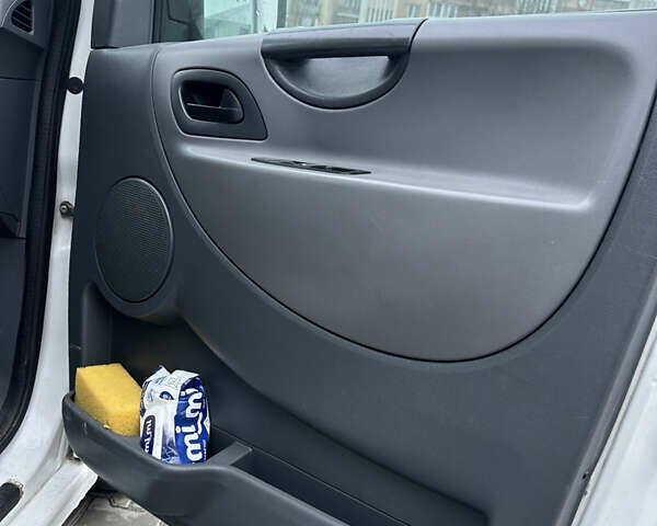 Білий Сітроен Jumpy, об'ємом двигуна 1.6 л та пробігом 205 тис. км за 5999 $, фото 8 на Automoto.ua