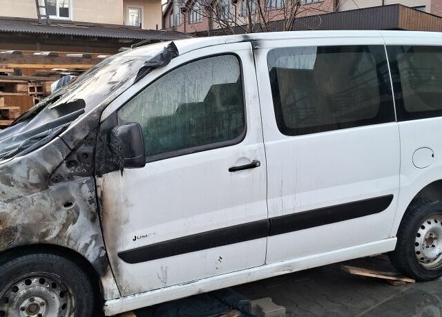 Белый Ситроен Jumpy, объемом двигателя 0 л и пробегом 330 тыс. км за 1300 $, фото 7 на Automoto.ua