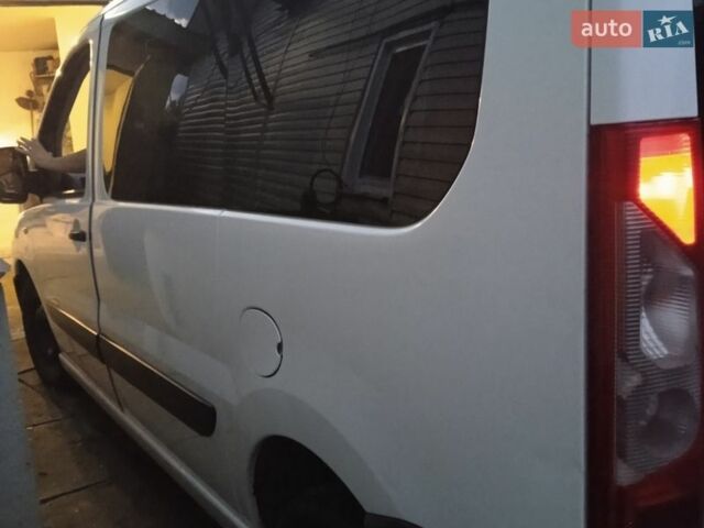 Белый Ситроен Jumpy, объемом двигателя 1.56 л и пробегом 234 тыс. км за 5900 $, фото 3 на Automoto.ua
