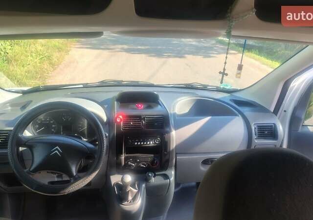 Белый Ситроен Jumpy, объемом двигателя 1.6 л и пробегом 304 тыс. км за 5300 $, фото 6 на Automoto.ua