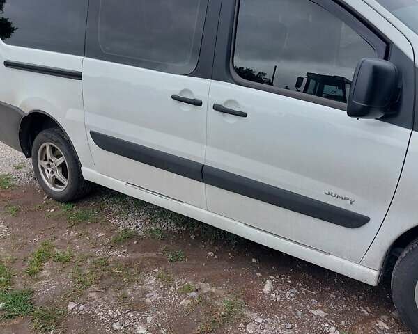 Белый Ситроен Jumpy, объемом двигателя 1.56 л и пробегом 345 тыс. км за 7800 $, фото 4 на Automoto.ua