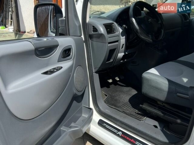 Белый Ситроен Jumpy, объемом двигателя 1.56 л и пробегом 252 тыс. км за 5900 $, фото 5 на Automoto.ua