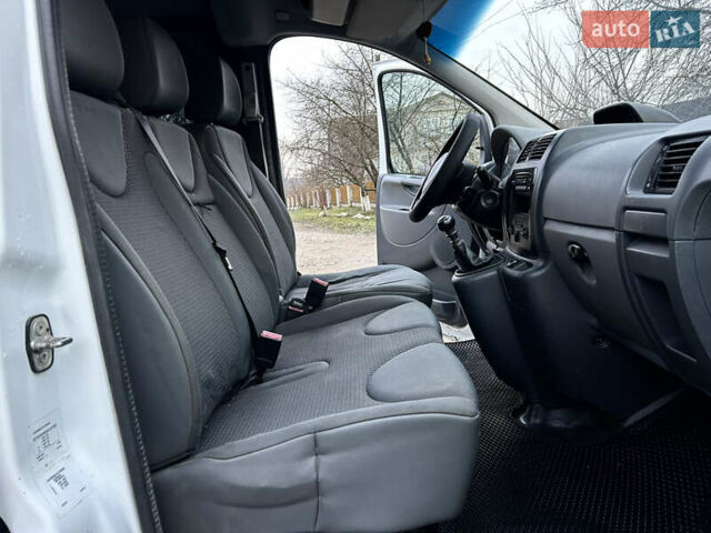 Белый Ситроен Jumpy, объемом двигателя 2 л и пробегом 225 тыс. км за 6300 $, фото 13 на Automoto.ua